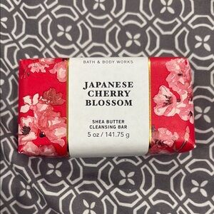 Bath & Body Works Japanese Cherry Blossom Cleansing Bar - Red